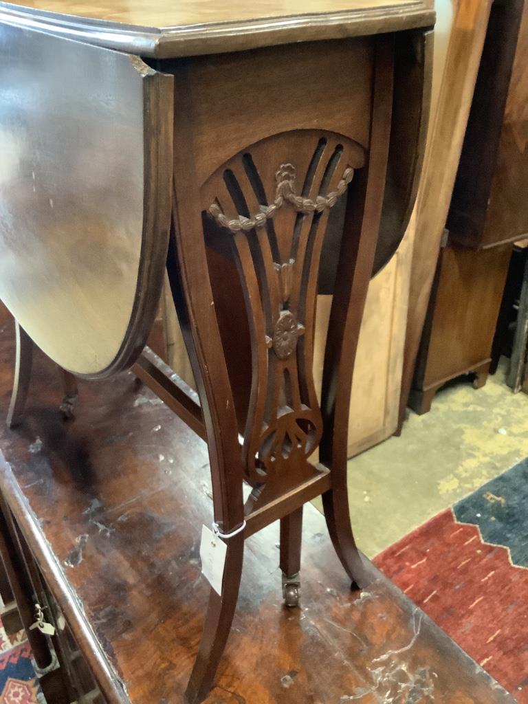 An Edwardian mahogany Sutherland table